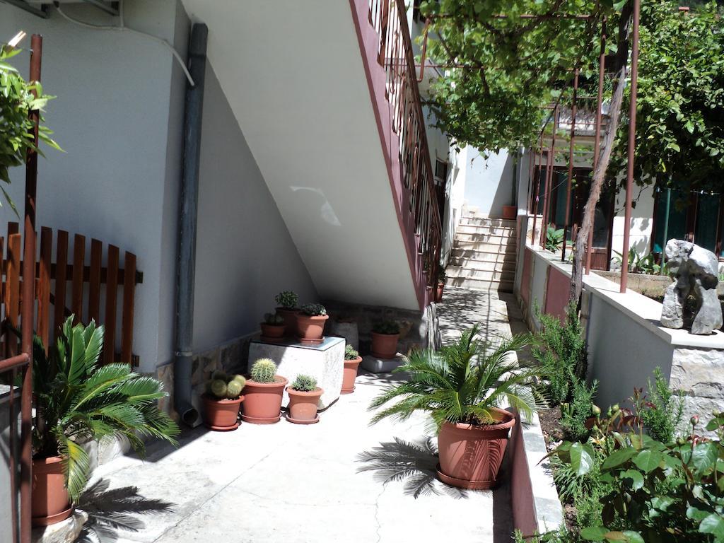 Apartments Rubinic Jelsa  Quarto foto